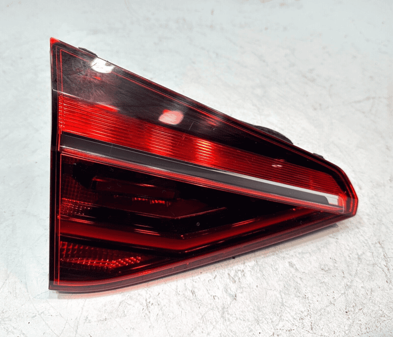 2017-2018 VOLKSWAGEN PASSAT LE TAILLIGHT LEFT DRIVER SIDE LED OEM