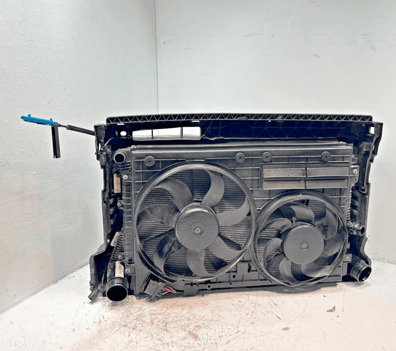2016-2019 VOLKSWAGEN PASSAT 2.0L RADIATOR W/ SUPPORT FAN BLADE & SHROUD ASSY OEM