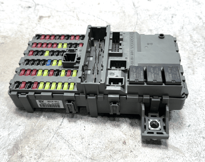 2018-2020 HONDA ACCORD HYBRID ENGINE FUSE RELAY BOX JUNCTION BLOCK UNIT OEM