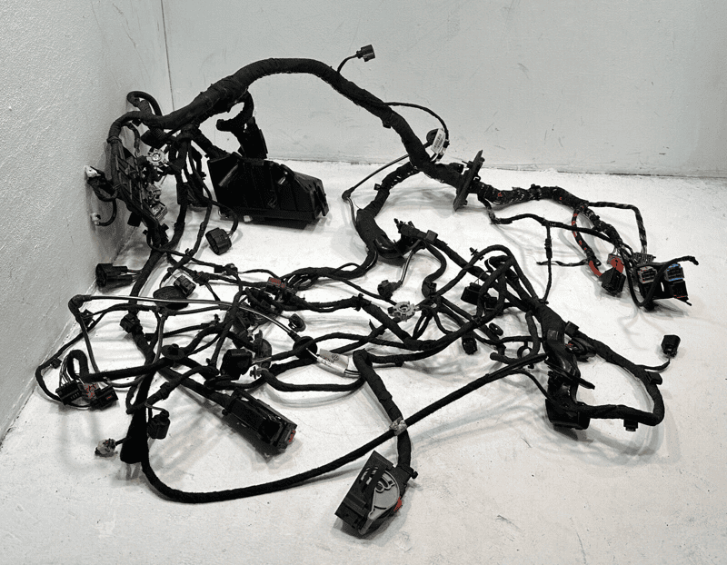 2018 Volkswagen Atlas SE 3.6L Engine Bay Room Main Wire Harness w/Fuse Box OEM
