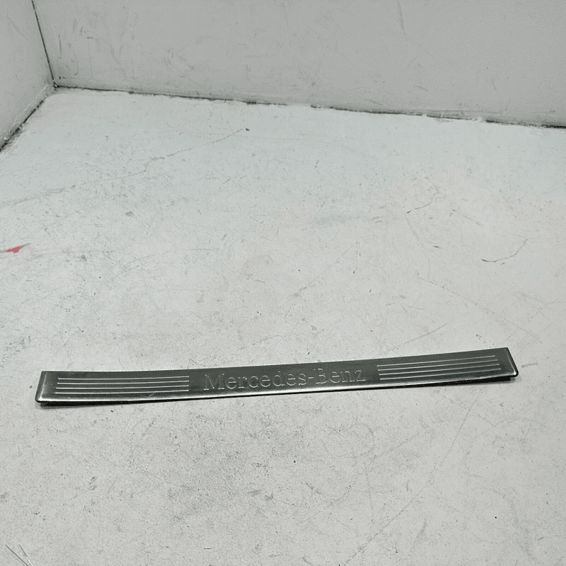 2010-2016 MERCEDES E350 FRONT PASSENGER DOOR TRIM SILL PLATE SCUFF OEM