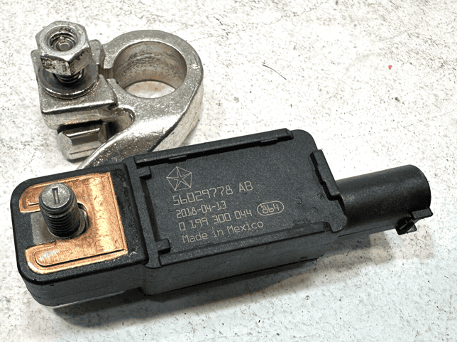 2017-2019 JEEP GRAND CHEROKEE NEGATIVE MINUS BATTERY TERMINAL SENSOR OEM