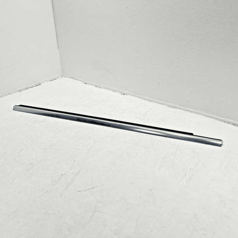 2014-2016 MERCEDES E350 W212 FRONT DRIVER DOOR WINDOW MOLDING SEALING RAIL OEM