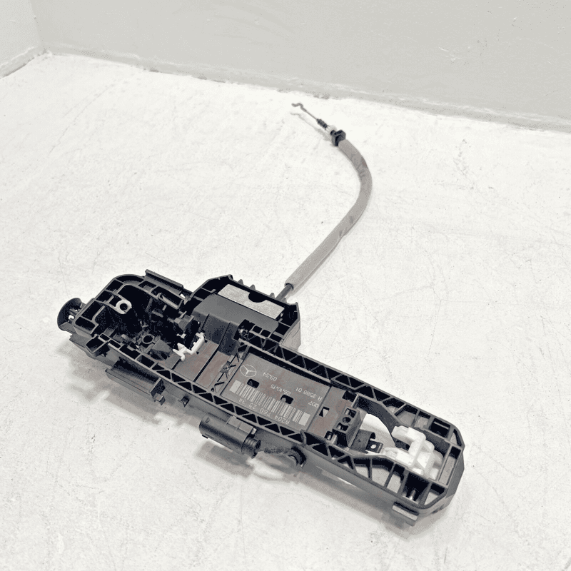 MERCEDES E350 W212 FRONT DRIVER DOOR HANDLE BASE BRACKET BRACE 2010-2016 OEM