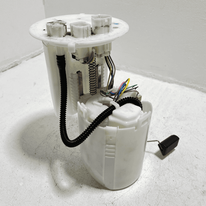 TOYOTA CAMRY 2.5L FUEL GAS TANK PUMP UNIT DENSO 2018 - 2024 OEM