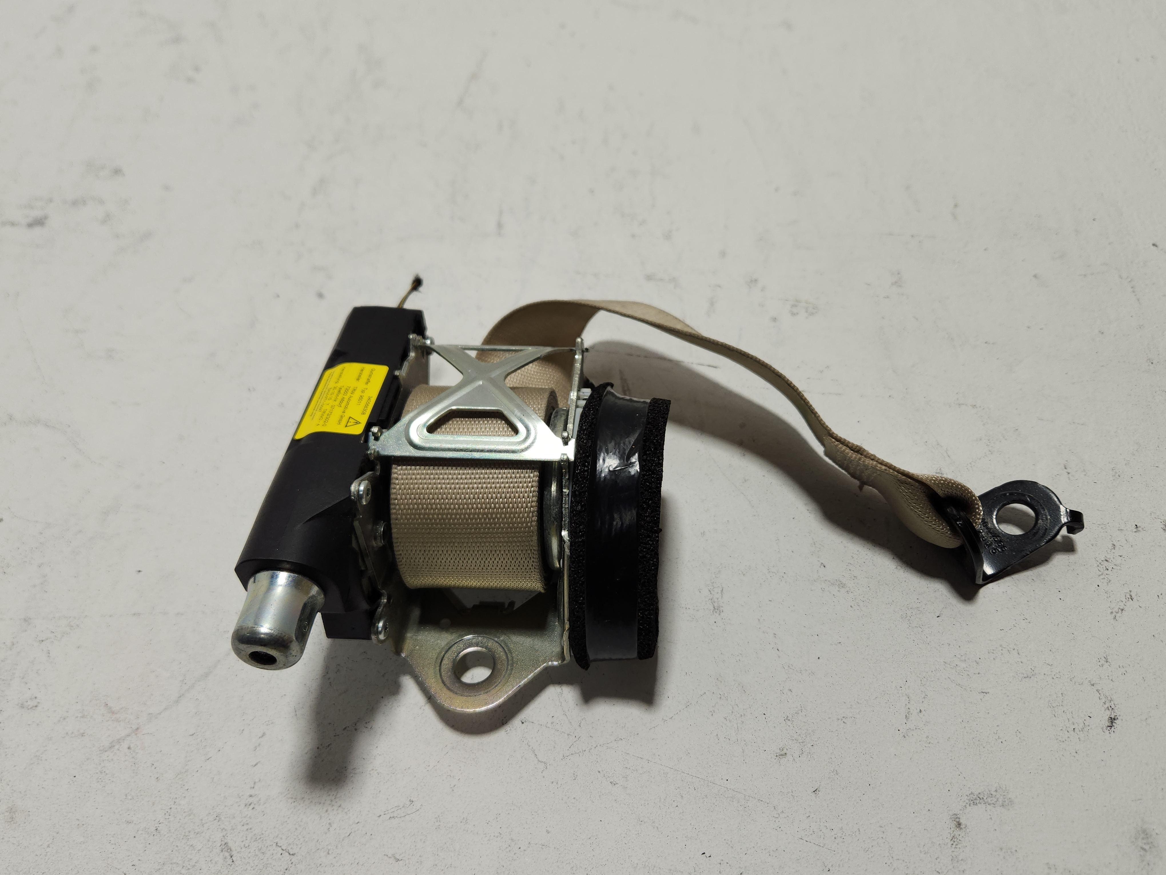MERCEDES E350 W212 2010-2016 REAR PASSENGER SIDE 2ND ROW SEAT BELT RETRACTOR OEM