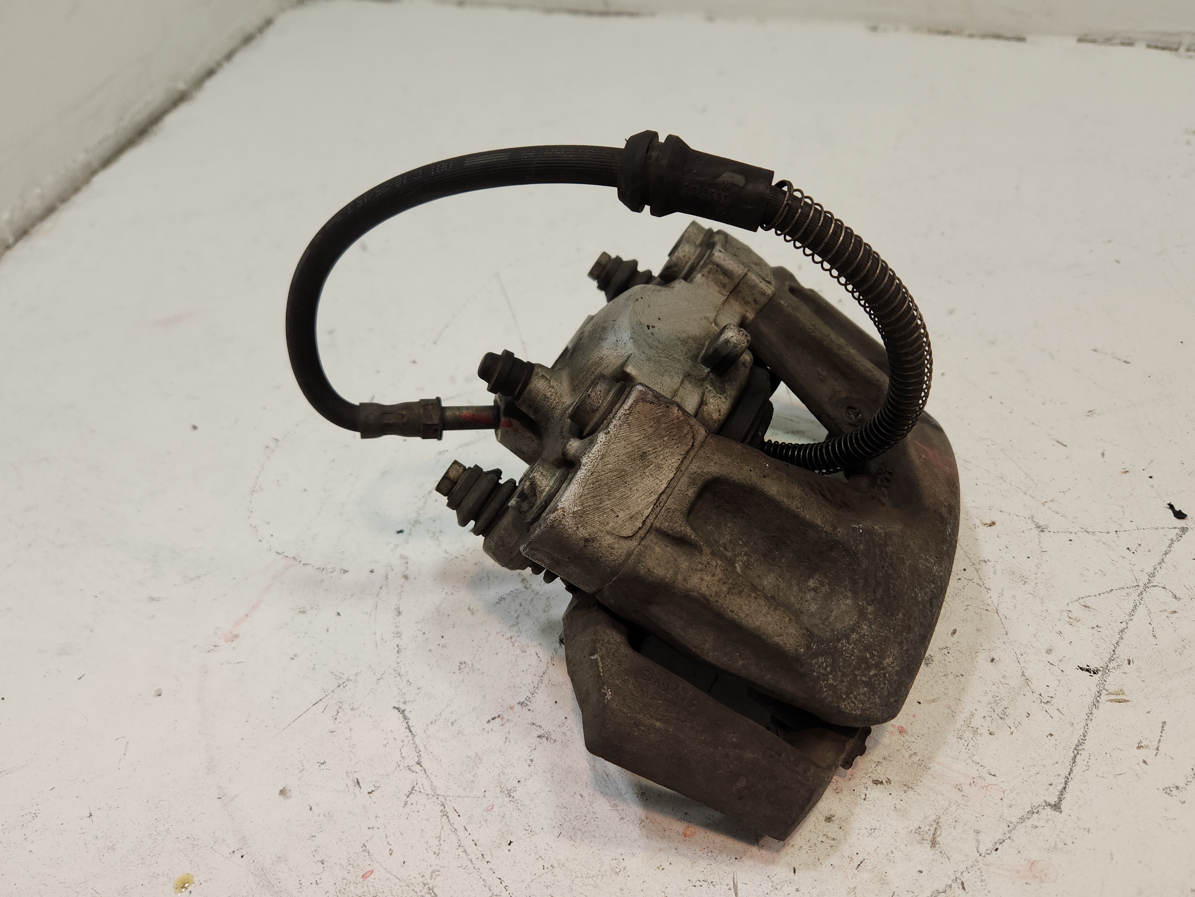 MERCEDES E350 W212 4MATIC FRONT LEFT DRIVER SIDE BRAKE CALIPER OEM 2010 - 2016