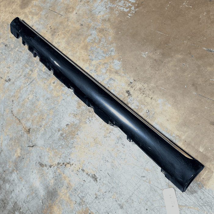 2011-2015 AUDI A8L D4 LEFT DRIVER SIDE SKIRT ROCKER PANEL OEM