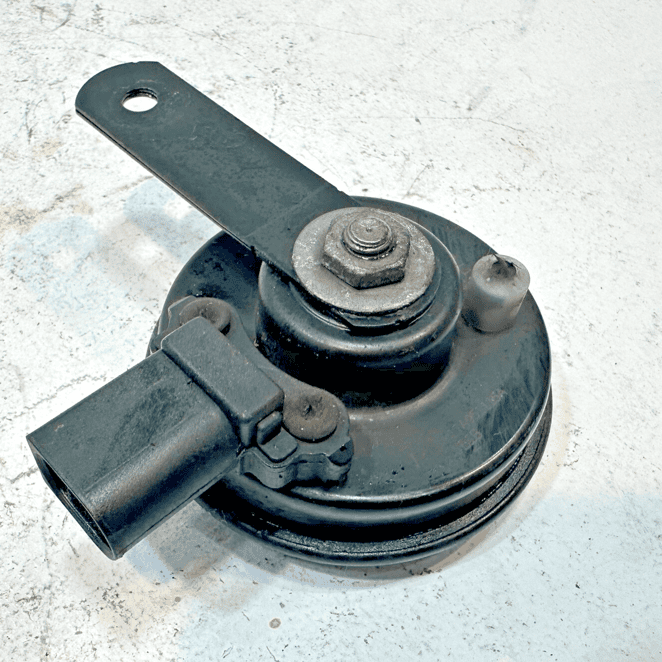 2019-2021 VOLKSWAGEN JETTA ATLAS LOW NOTE HORN SIGNAL OEM