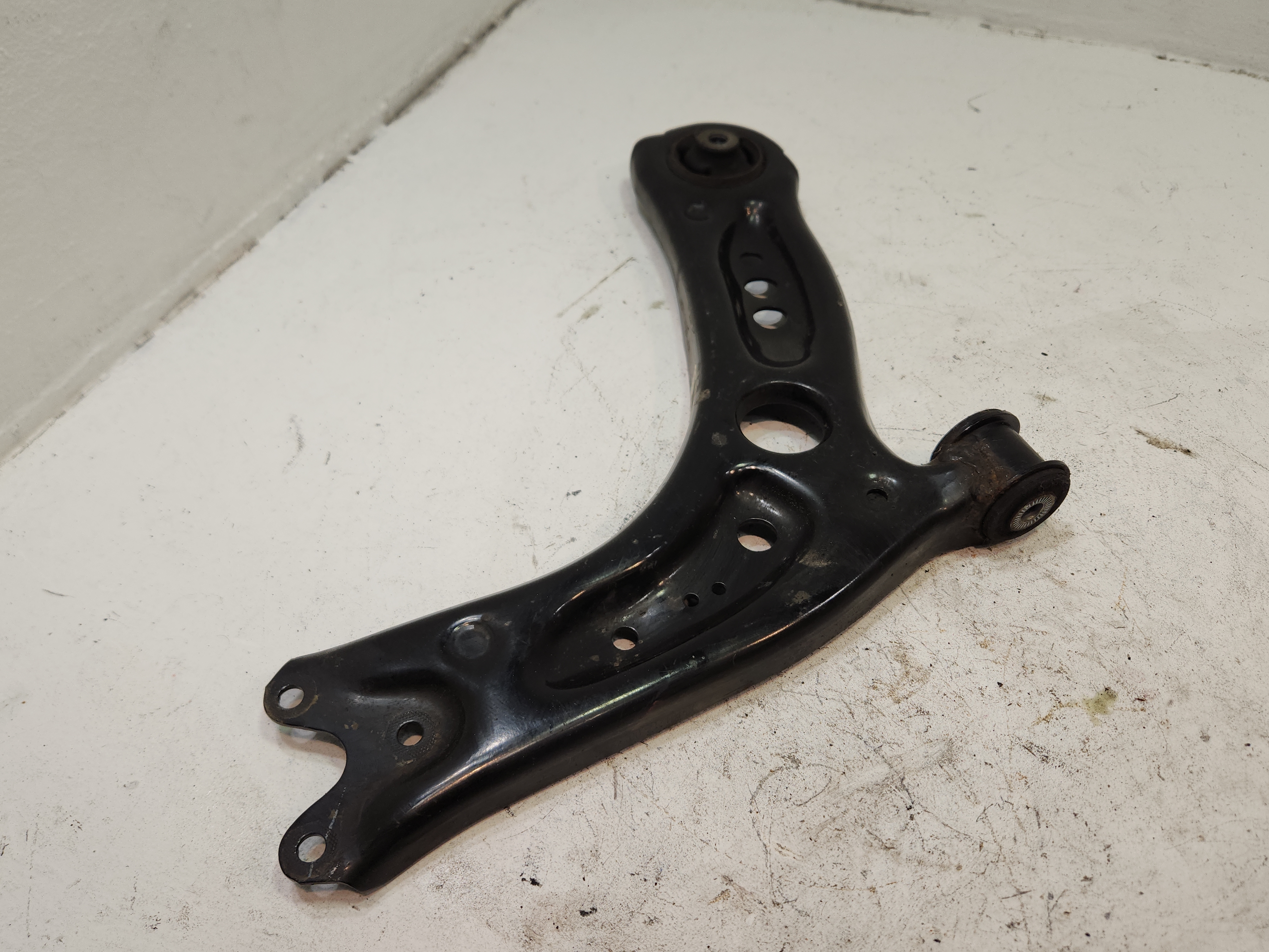 2019-2024 VOLKSWAGEN JETTA VW FRONT RIGHT PASSENGER SIDE CONTROL ARM OEM