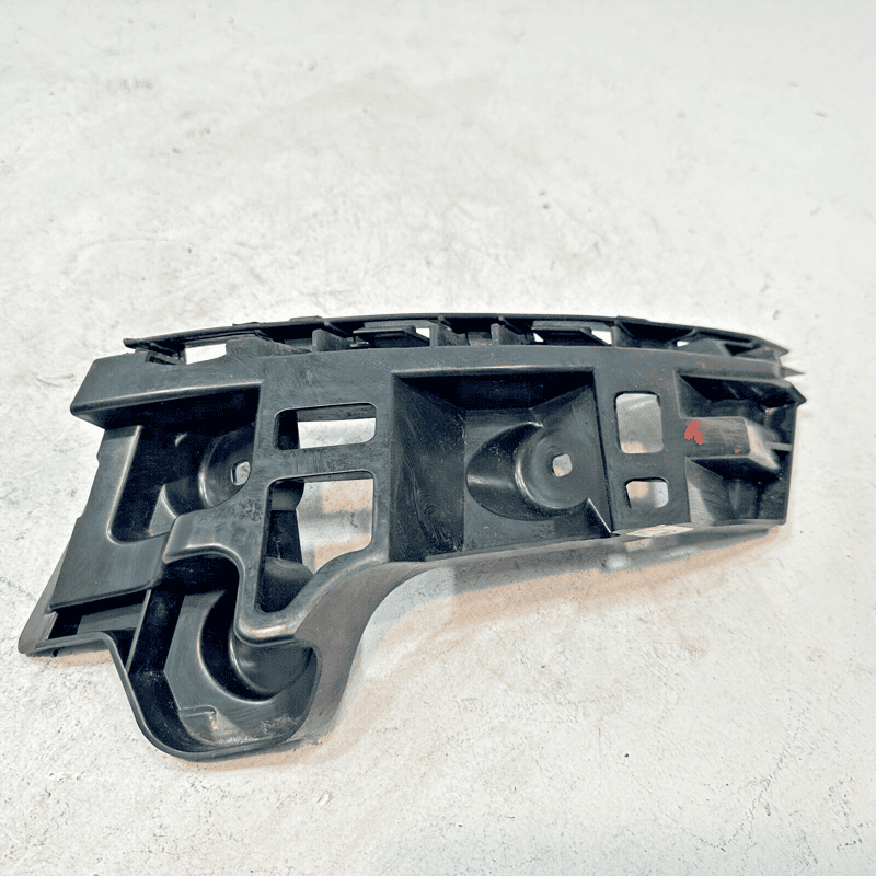 19-21 VOLKSWAGEN JETTA REAR BUMPER PASSENGER SIDE OUTER GUIDE SUPPORT BRACKET OE