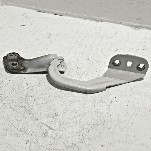 2012-2018 FORD FOCUS FRONT LEFT DRIVER SIDE BONNET HOOD HINGE SUPPORT OEM YZ