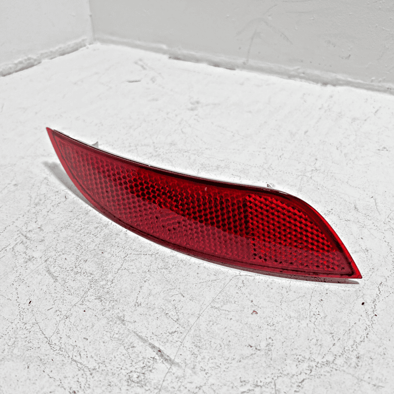 2015-2018 FORD FOCUS HATCBACK REAR BUMPER MARKER PASSENGER SIDE RH REFLECTOR OEM