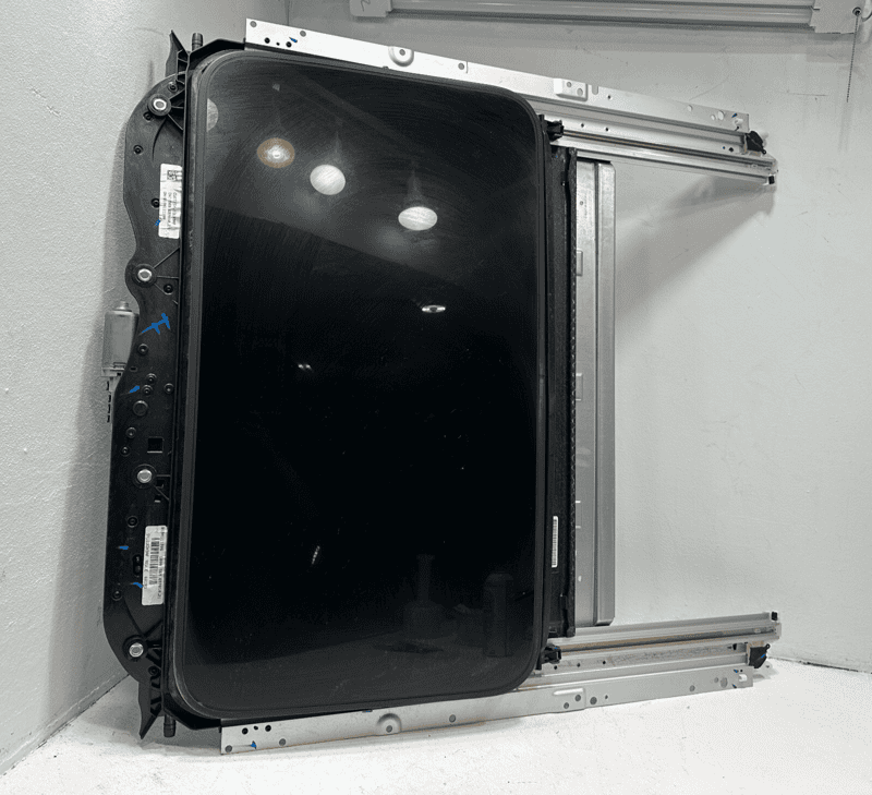 2016 - 2021 JEEP GRAND CHEROKEE SUN ROOF SUNROOF MOONROOF FRAME W/ GLASS OEM