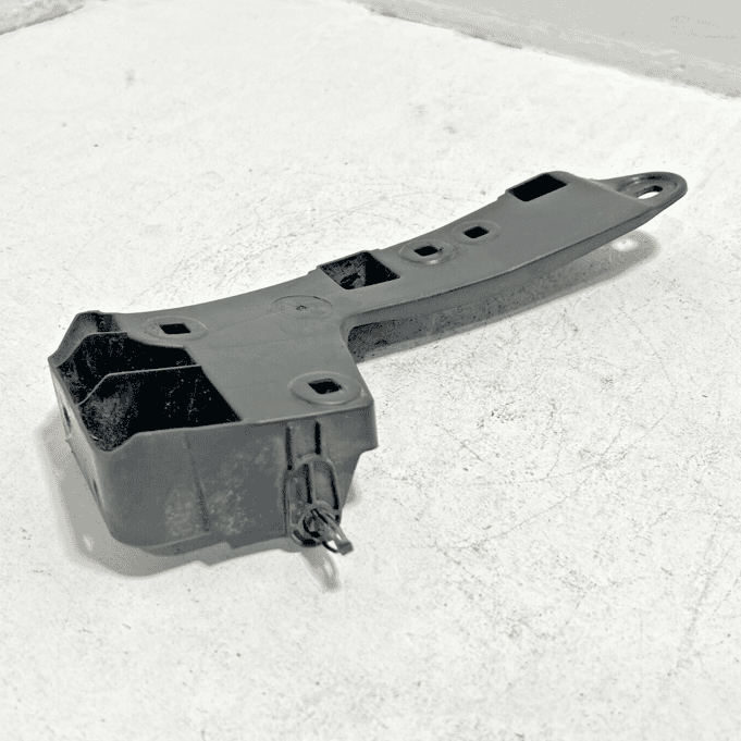 TOYOTA CAMRY REAR PASSENGER RH SIDE BUMPER SEAL BRACKET SUPPORT 2018-2024 OEM
