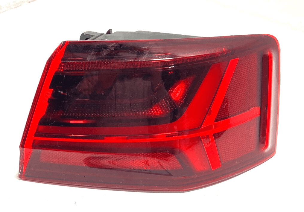 AUDI OEM A6 2016-2018 REAR RIGHT PASSENGER SIDE OUTER TAILLIGHT LAMP