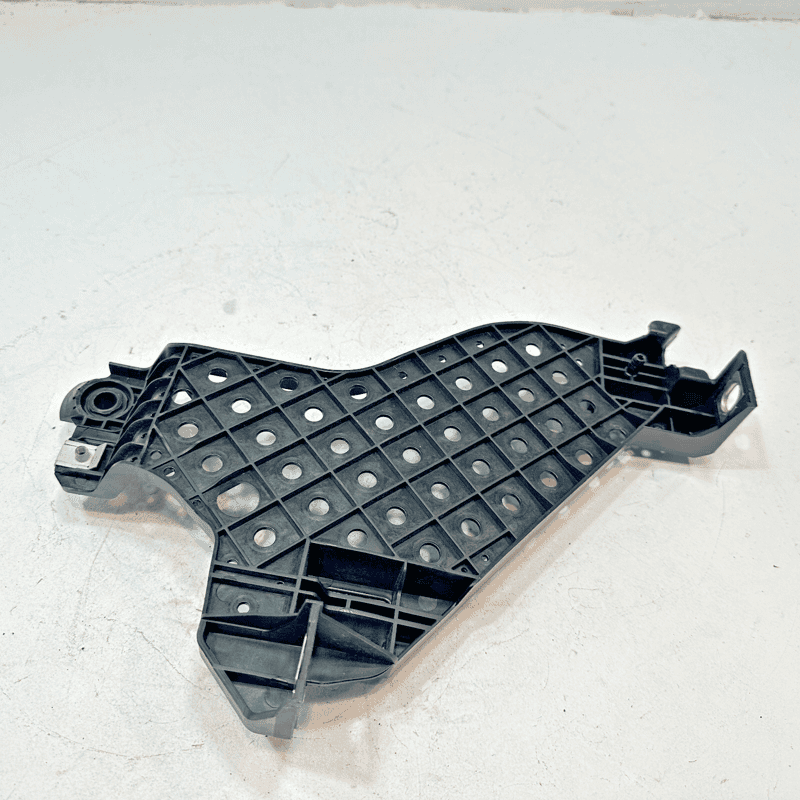 2015-2018 AUDI Q3 FRONT LEFT DRIVER SIDE HEADLIGHT LOWER RETAINER PLATE LAMP OEM