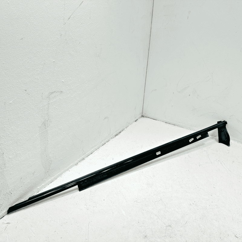 2014-2018 AUDI A6 S6 FRONT LEFT DRIVER SIDE DOOR WINDOW BELT MOLDING BLACK OEM