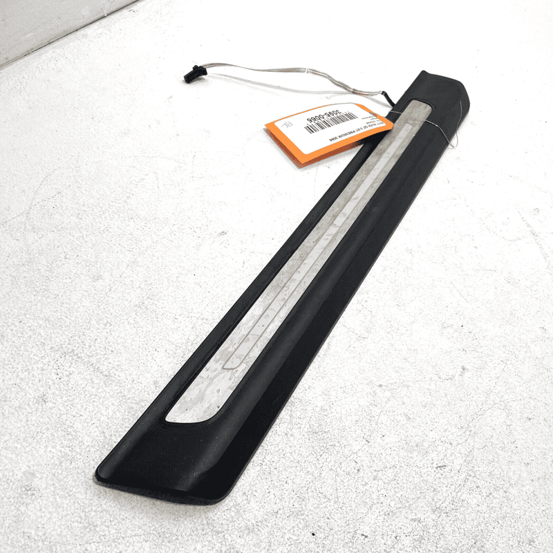 Front Left / Driver Side Door Sill / Light Bar AUDI Q7 2017-2023 OEM