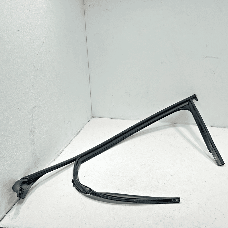 AUDI A6 S6 2016-2018 FRONT DRIVER DOOR GLASS RUN CHANNEL WEATHERSTRIP SEAL OEM