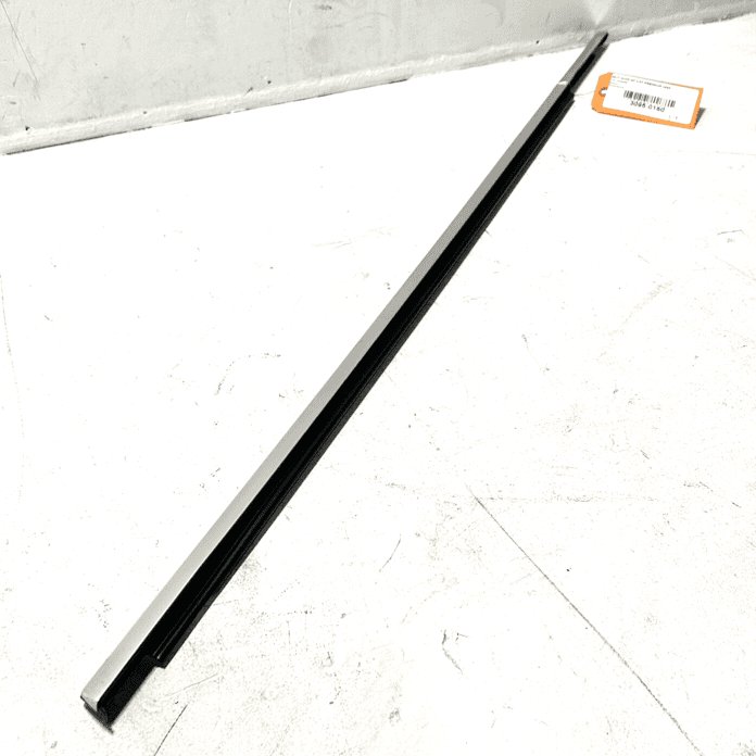 2017-2023 AUDI Q7 REAR LEFT DRIVER SIDE DOOR WINDOW GLASS BELT MOLDING OEM