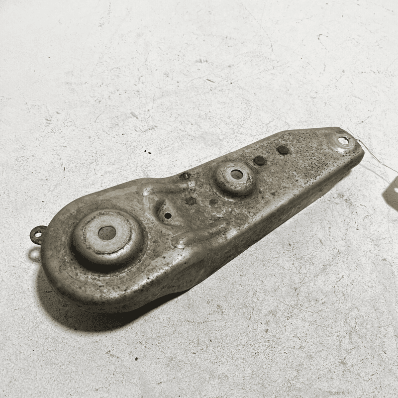2011-2016 BMW 535i xDrive REAR SUBFRAME RIGHT SIDE SUPPORT BRACKET OEM
