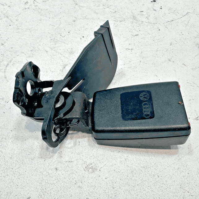 AUDI A6 S6 REAR RIGHT PASSENGER SIDE SECOND ROW SEAT BELT BUCKLE 2016-2018 OEM