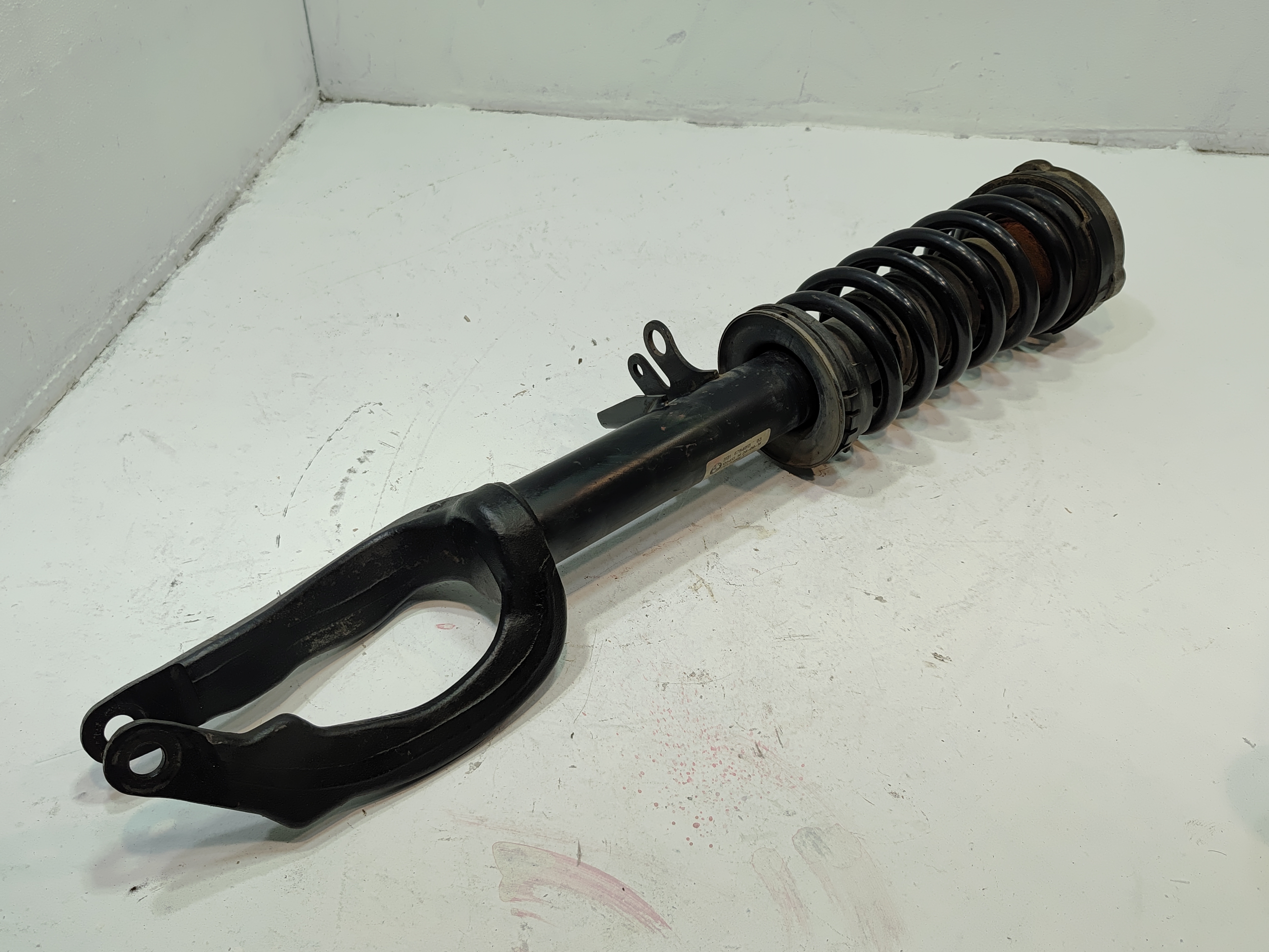 2011-2016 BMW 550Xi FRONT LEFT DRIVER SIDE SHOCK STRUT ABSORBER ASSEMBLY OEM