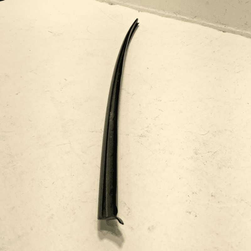 AUDI A6 S6 FRONT RIGHT PASSENGER SIDE WINDSHIELD STRIP SEAL MOLDING 12-2018 OEM