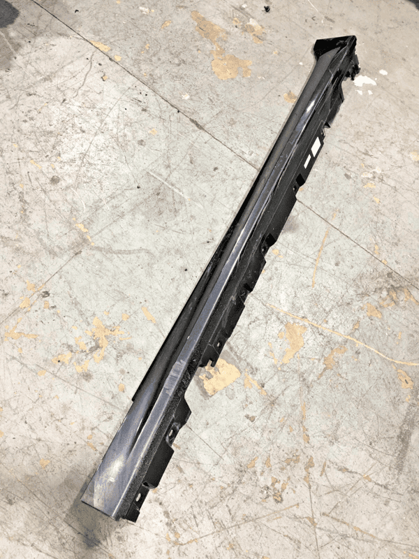 BMW 550 F10 LEFT DRIVER SIDE SKIRT ROCKER MOLDING PANEL 2011-2016 OEM *A90* GRAY
