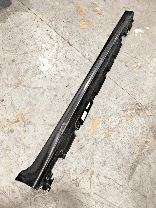 BMW 550 F10 PASSENGER SIDE SKIRT ROCKER MOLDING PANEL 2011-2016 OEM *A90* GRAY