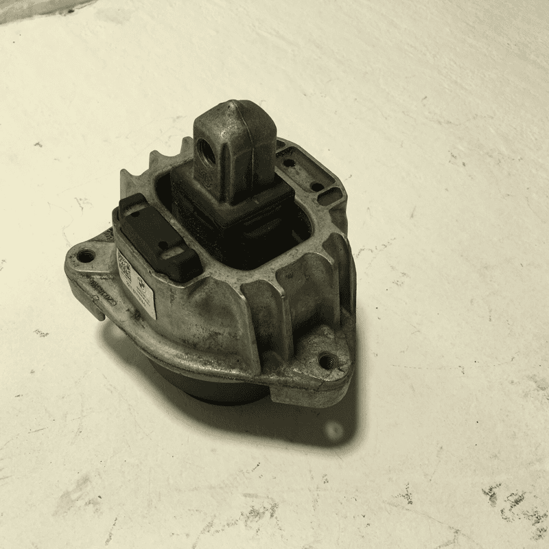 2011-2016 BMW 550xi XDRIVE 4.4L ENGINE PASSENGER SID MOUNT BRACKET INSULATOR OEM