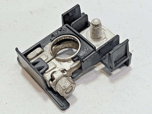 TOYOTA CAMRY BATTERY POSITIVE TERMINAL CONNECTOR CLAMP OEM 2018-2024