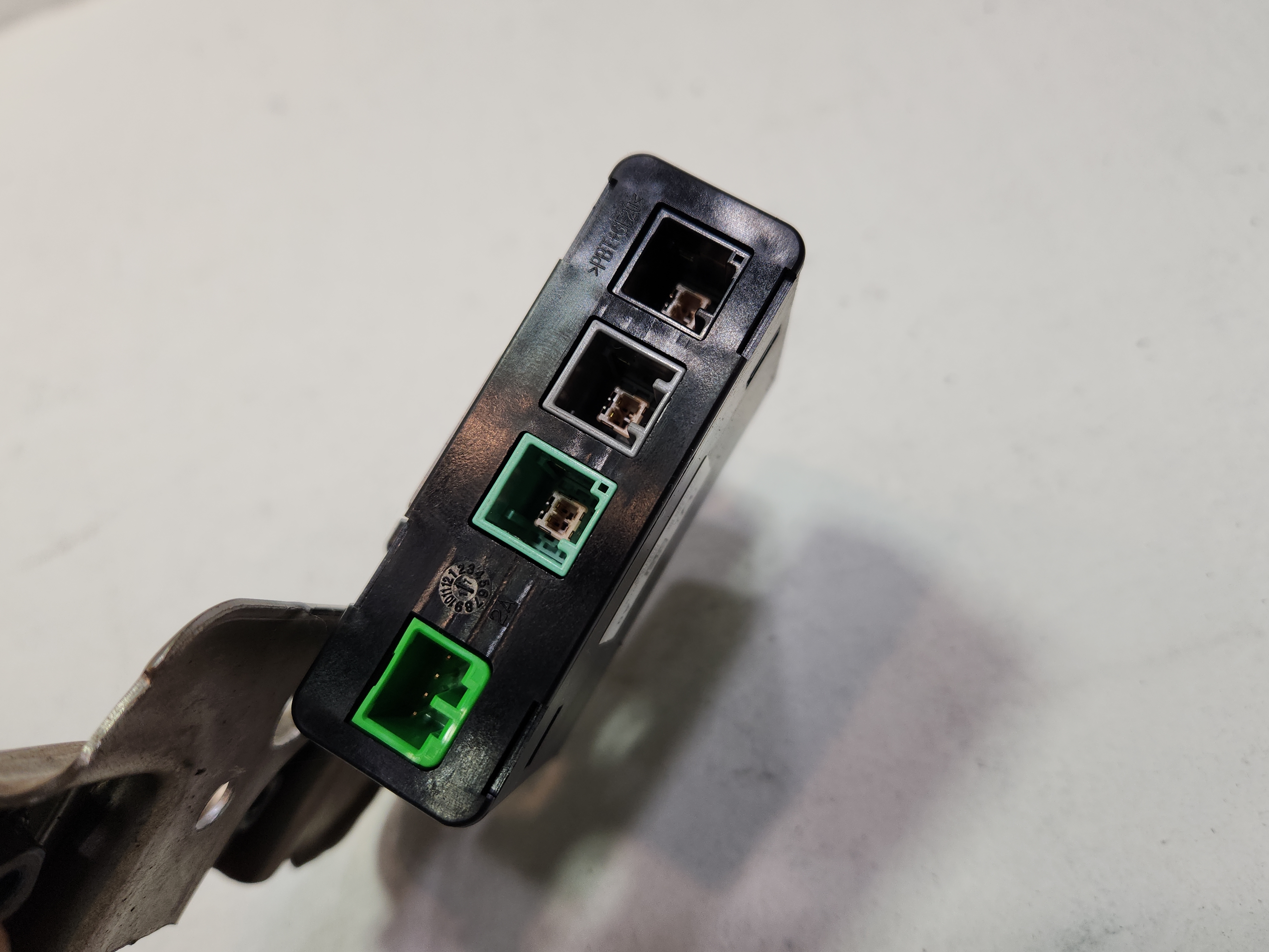 2016-2018 Honda Pilot Media Hub Unit OEM