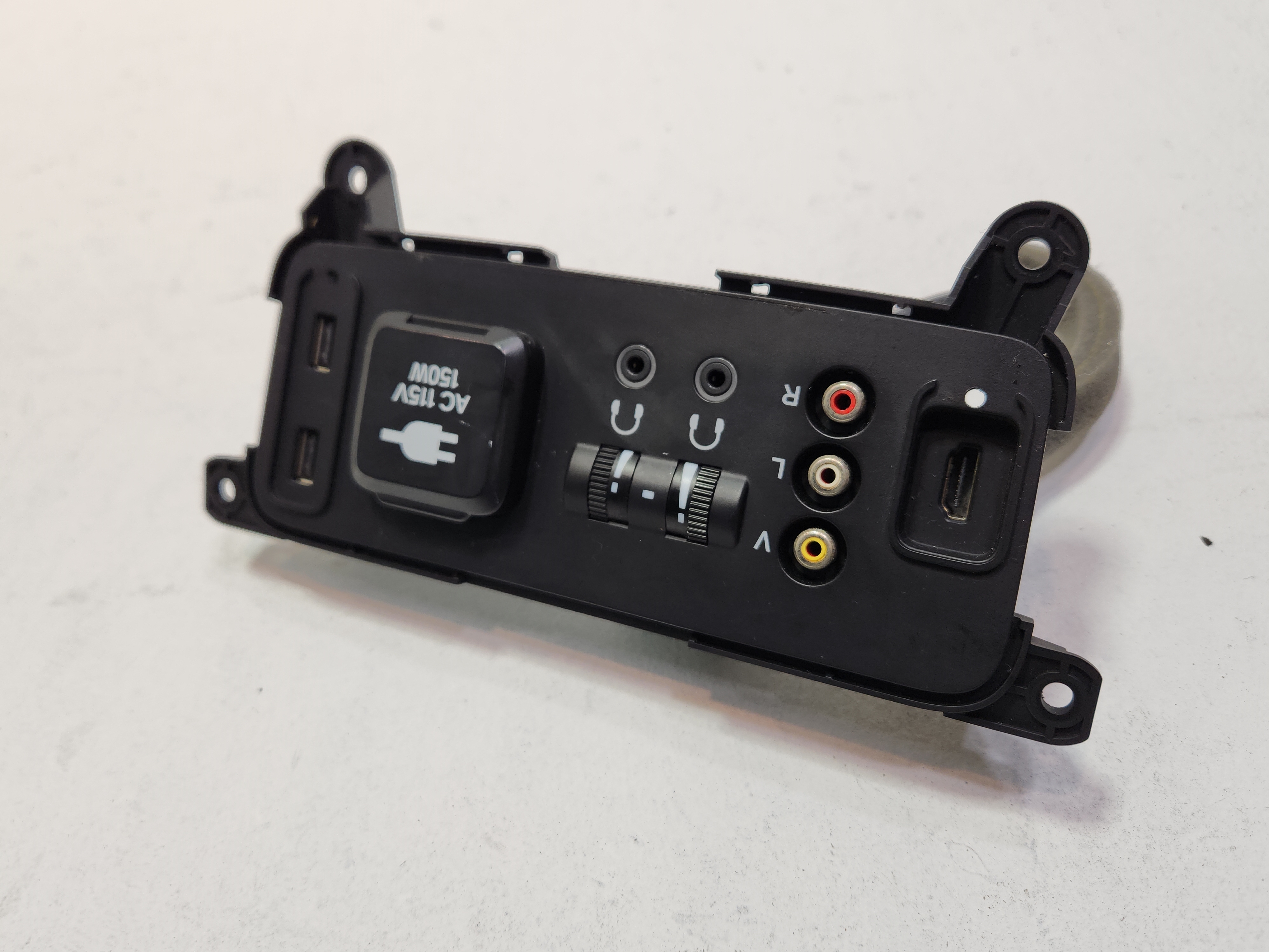 2016-2018 HONDA PILOT OVERHEAD CONSOLE AUXILIARY USB PORT 2016-2018 HONDA PI OEM