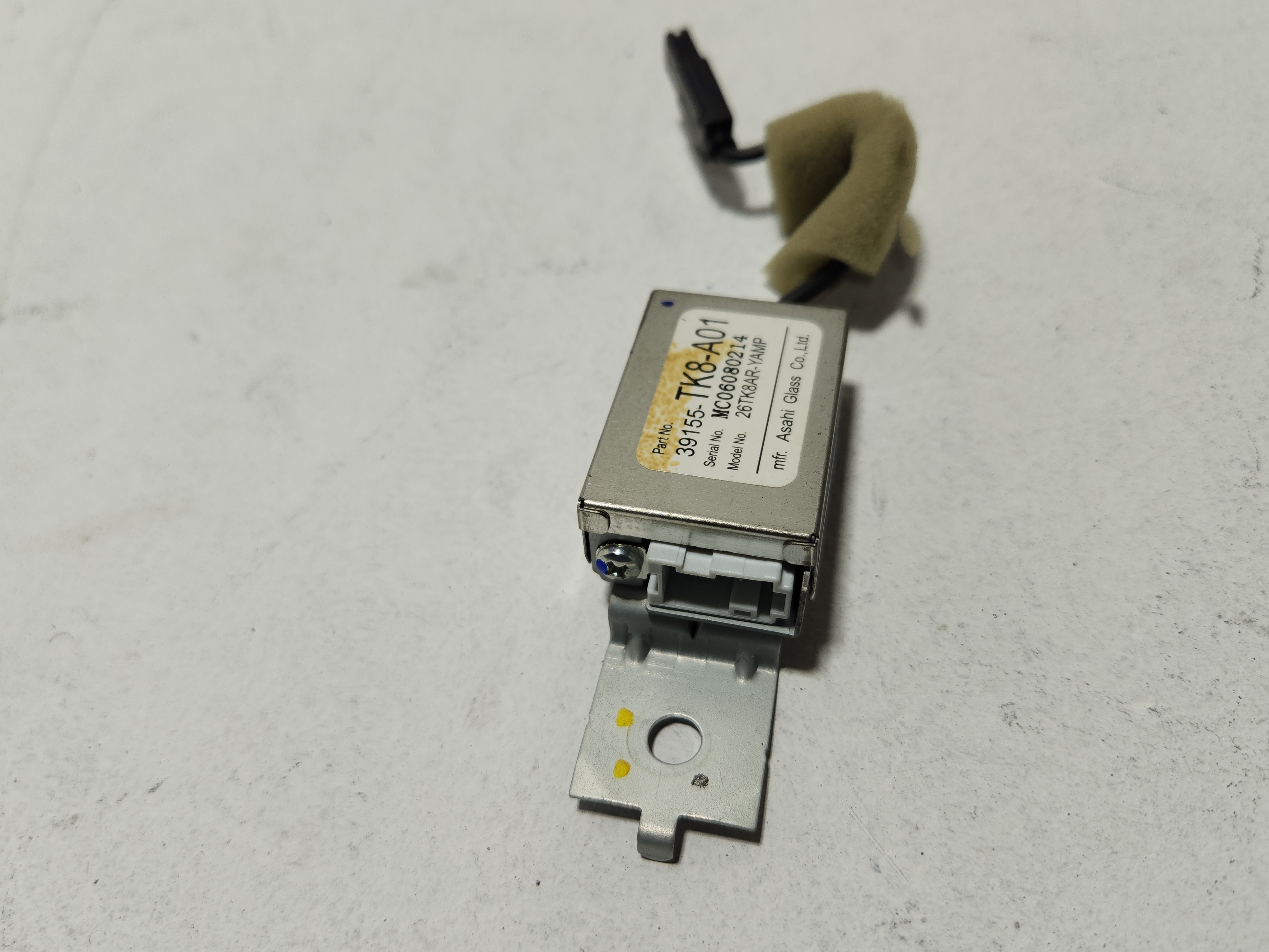 2016-2018 Honda Pilot Rear Left Driver Side Radio Antenna Module Unit OEM