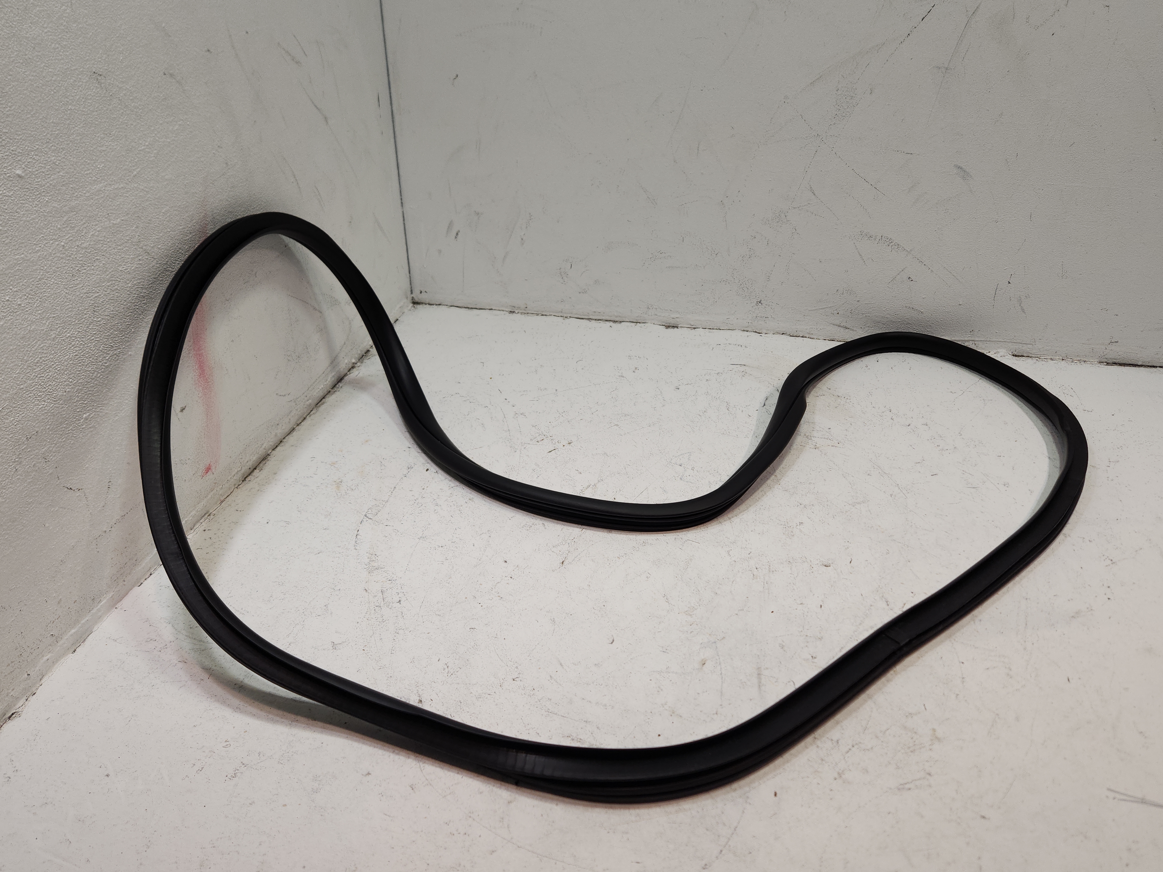 2011-2021 GRAND CHEROKEE LEFT OR RIGHT REAR DOOR RUBBER WEATHERSTRIP SEAL