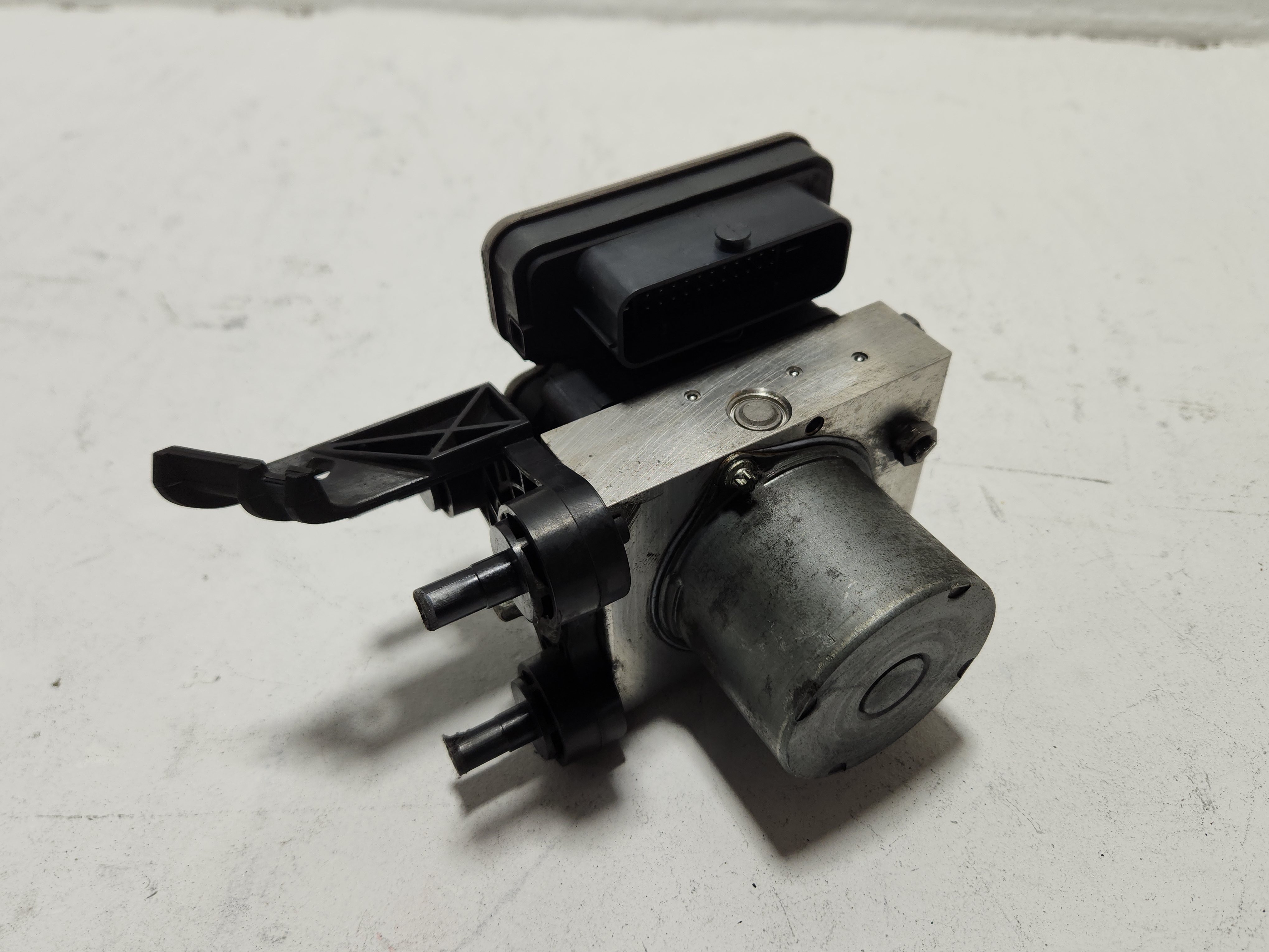 2014-2016 Mercedes W212 E350 4Matic ABS Anti Lock Brake Pump Module OEM