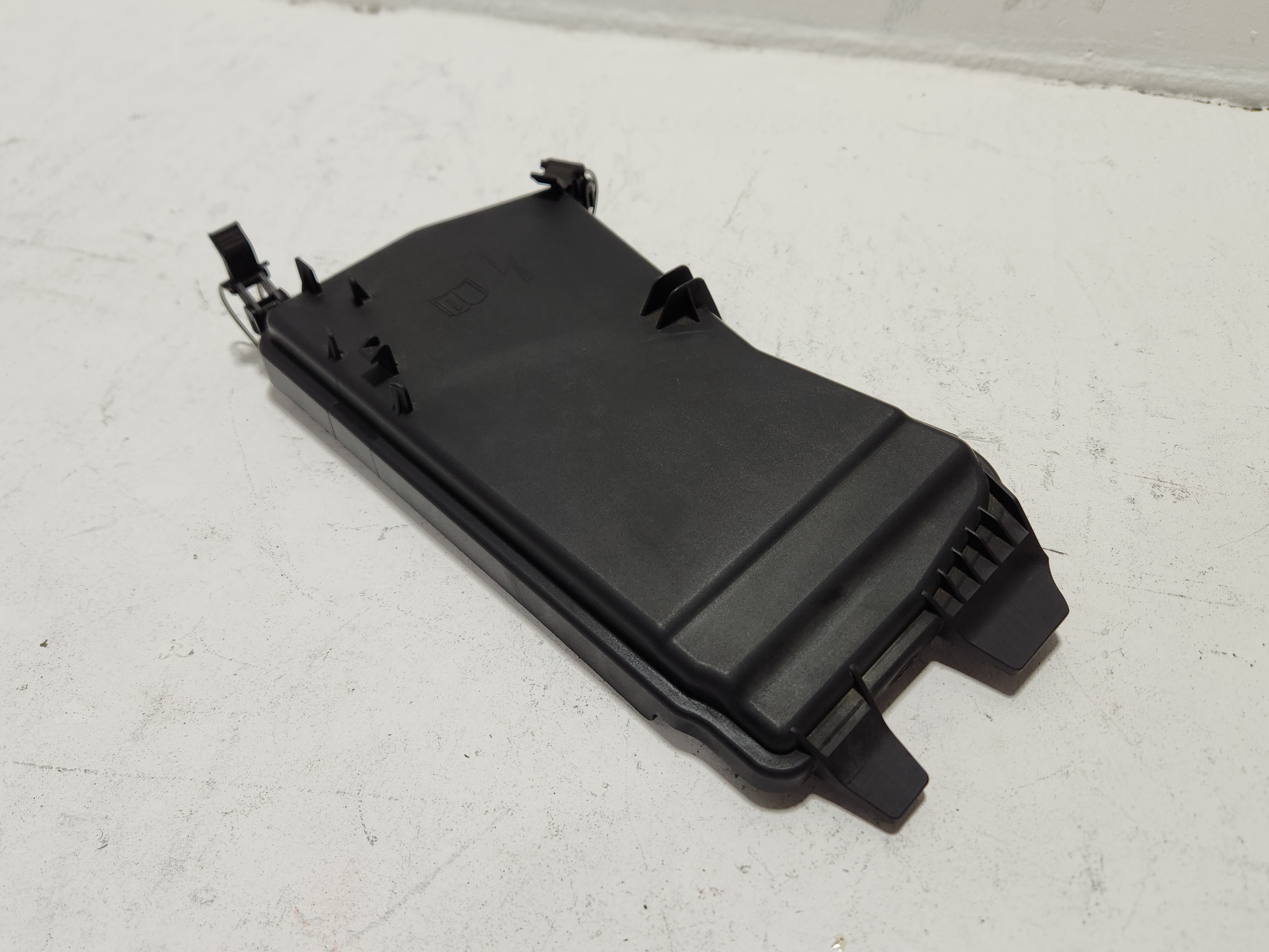 2010-2016 Mercedes W212 E350 Front Fuse Relay Box Housing Upper Cover OEM