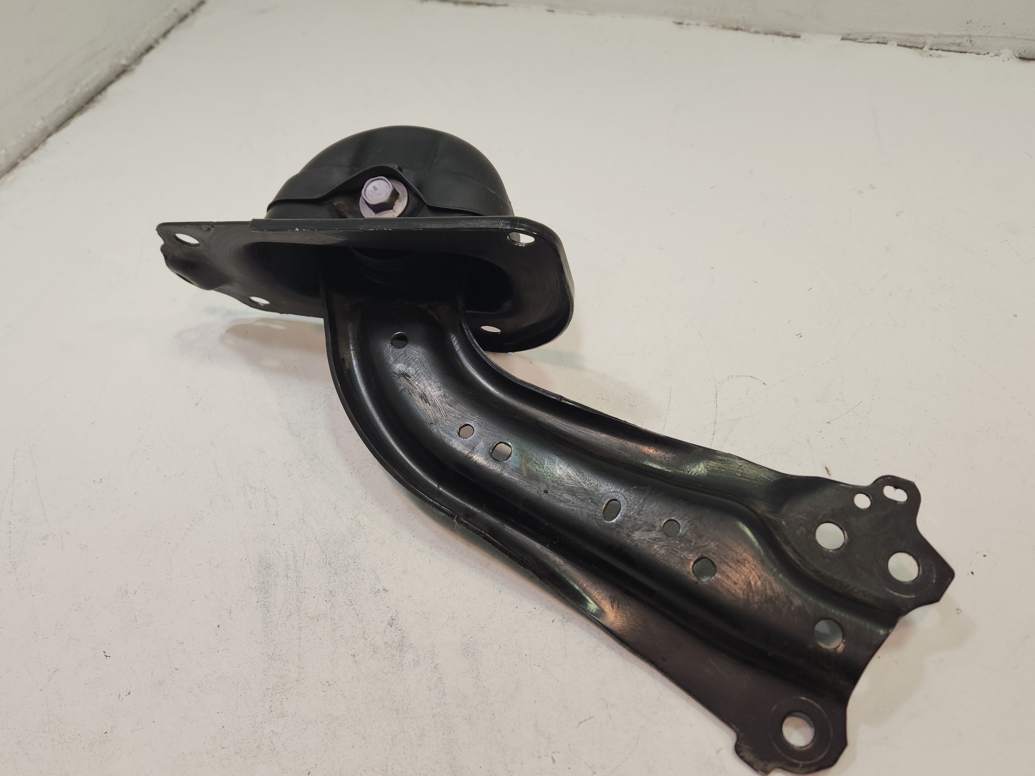 2018-2025 TOYOTA CAMRY REAR PASSENGER SIDE TRAILING CONTROL ARM W/ BRACKET OEM