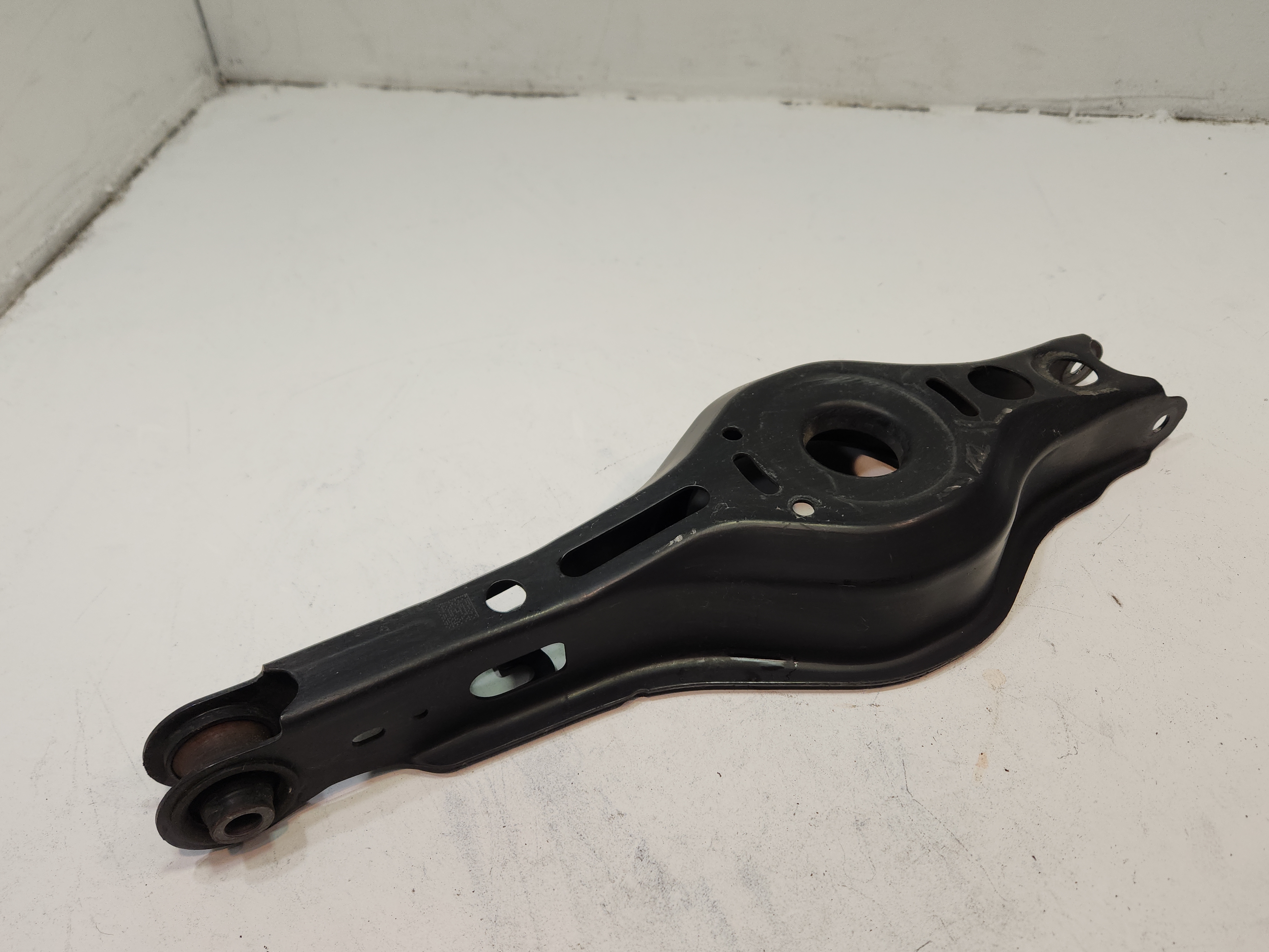 2018-2025 TOYOTA CAMRY REAR LEFT OR RIGHT SIDE LOWER CONTROL ARM OEM 1PCS