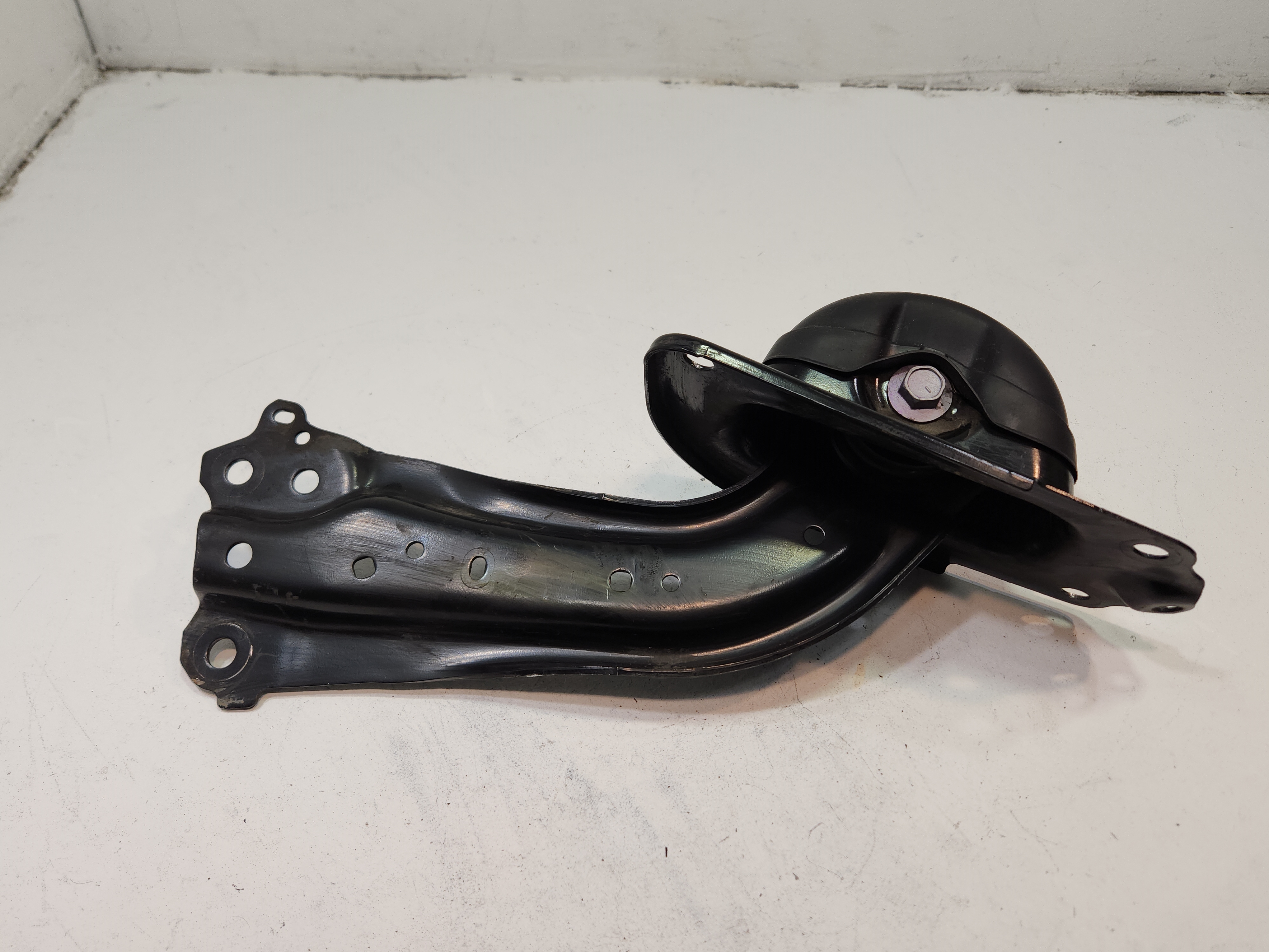 2018-2025 TOYOTA CAMRY REAR DRIVER SIDE TRAILING CONTROL ARM W/ BRACKET OEM