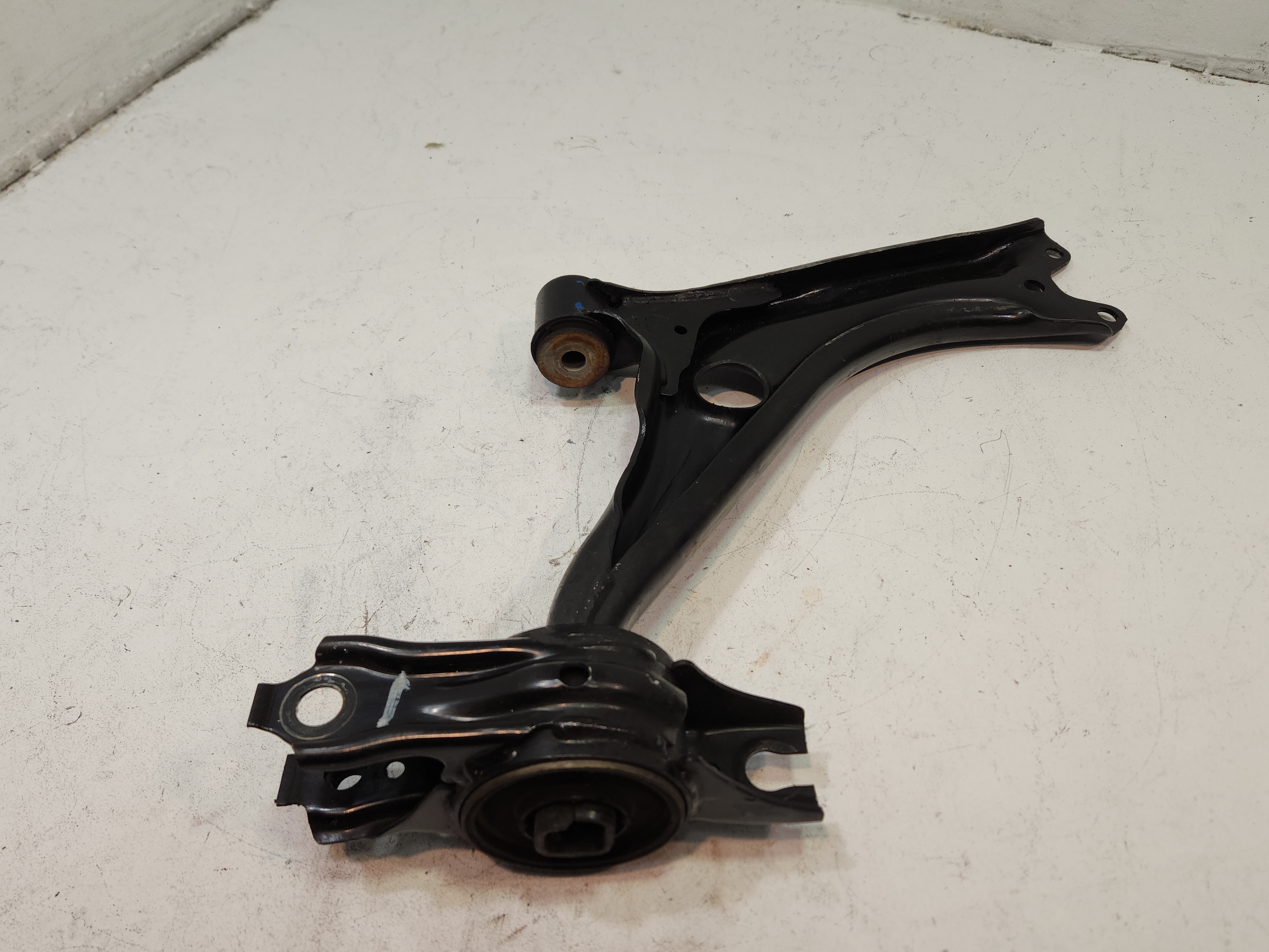 2016 - 2021 HONDA CIVIC FRONT LEFT DRIVER SIDE LOWER CONTROL ARM OEM
