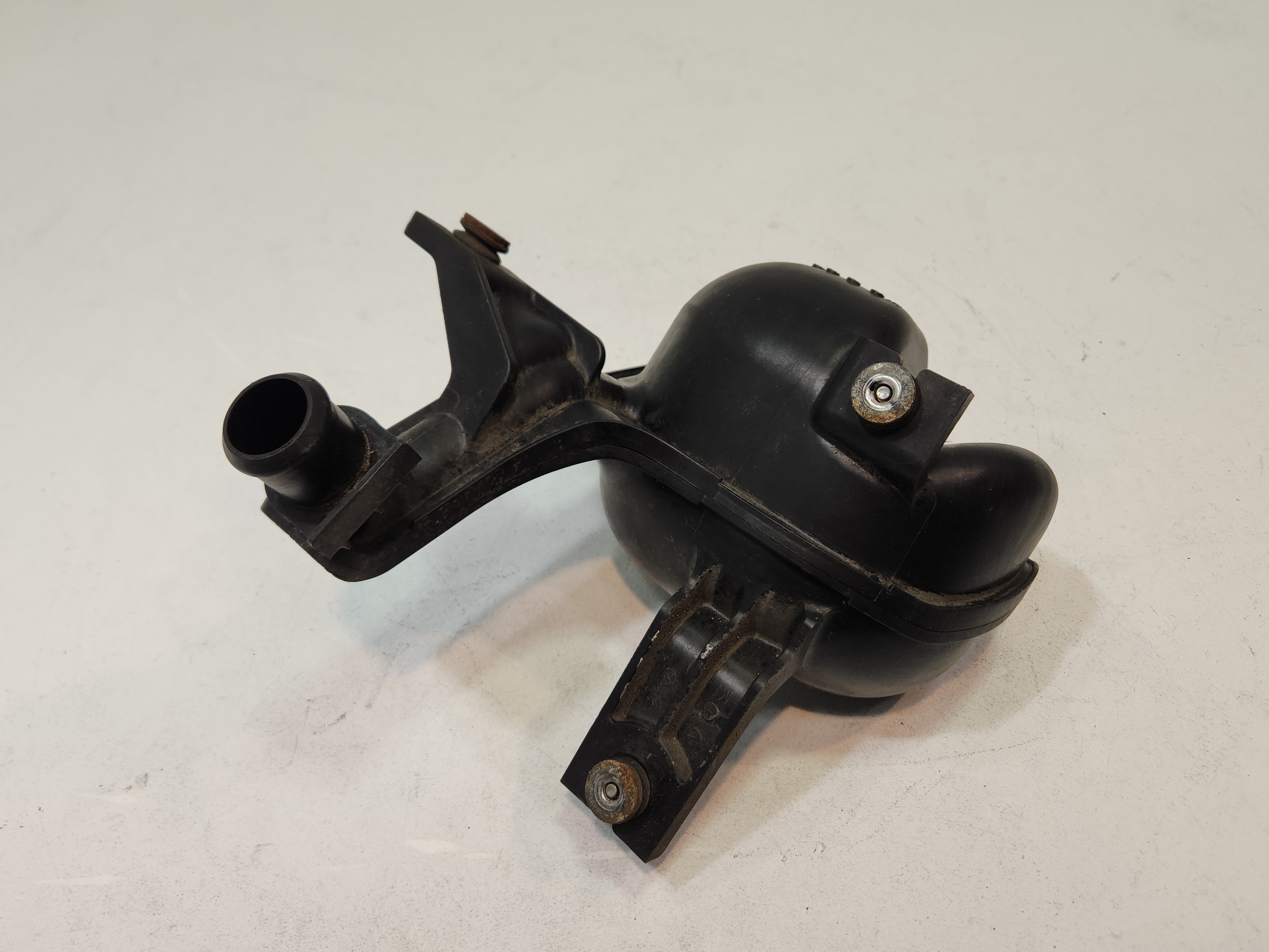 2018-2022 HONDA ACCORD 1.5L ENGINE AIR INTAKE CHAMBER RESONATOR TUBE OEM