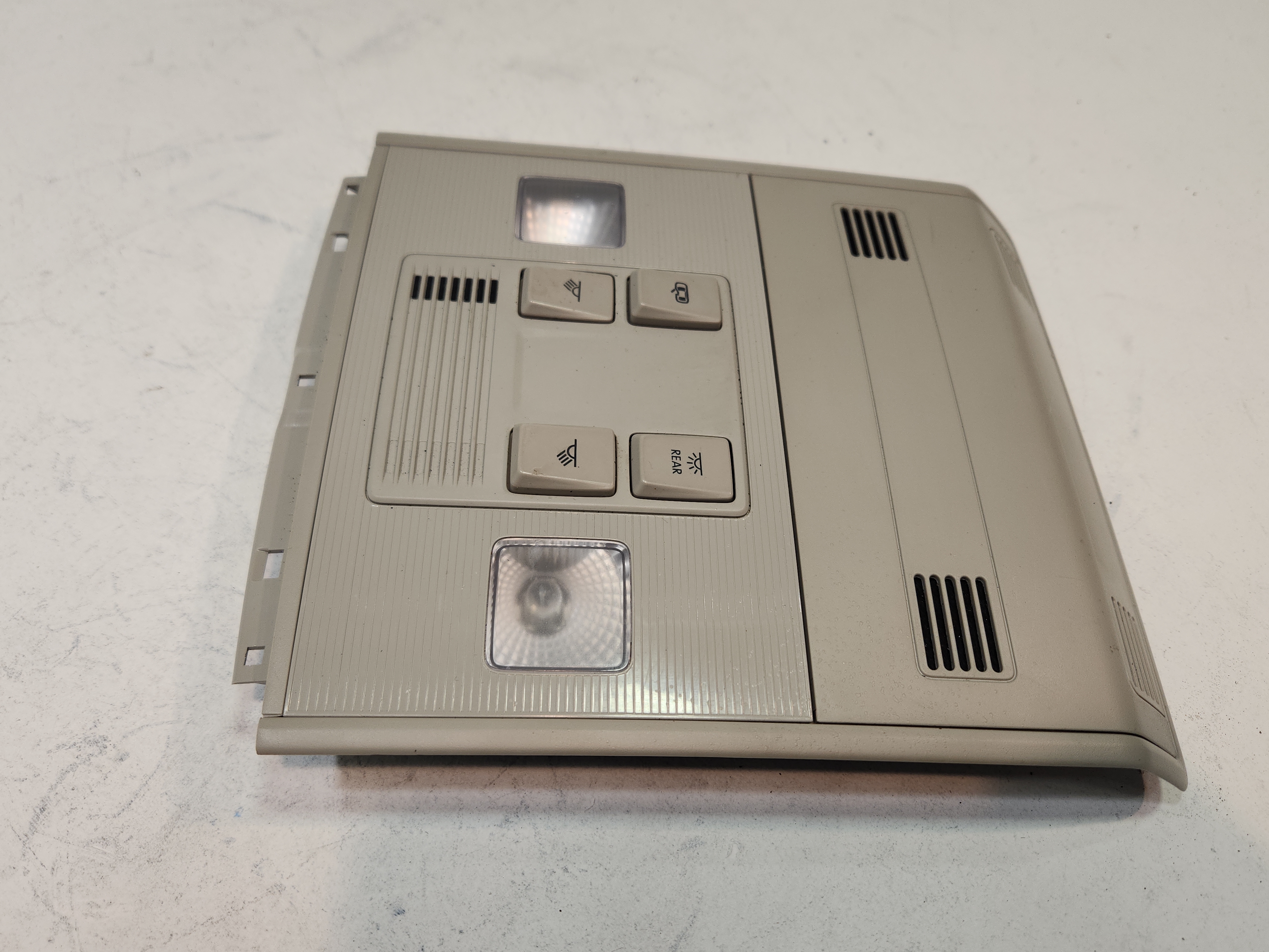 2019 - 2025 VOLKSWAGEN JETTA ROOF OVERHEAD CONSOLE  DOME LIGHT W/O SUNROOF OEM