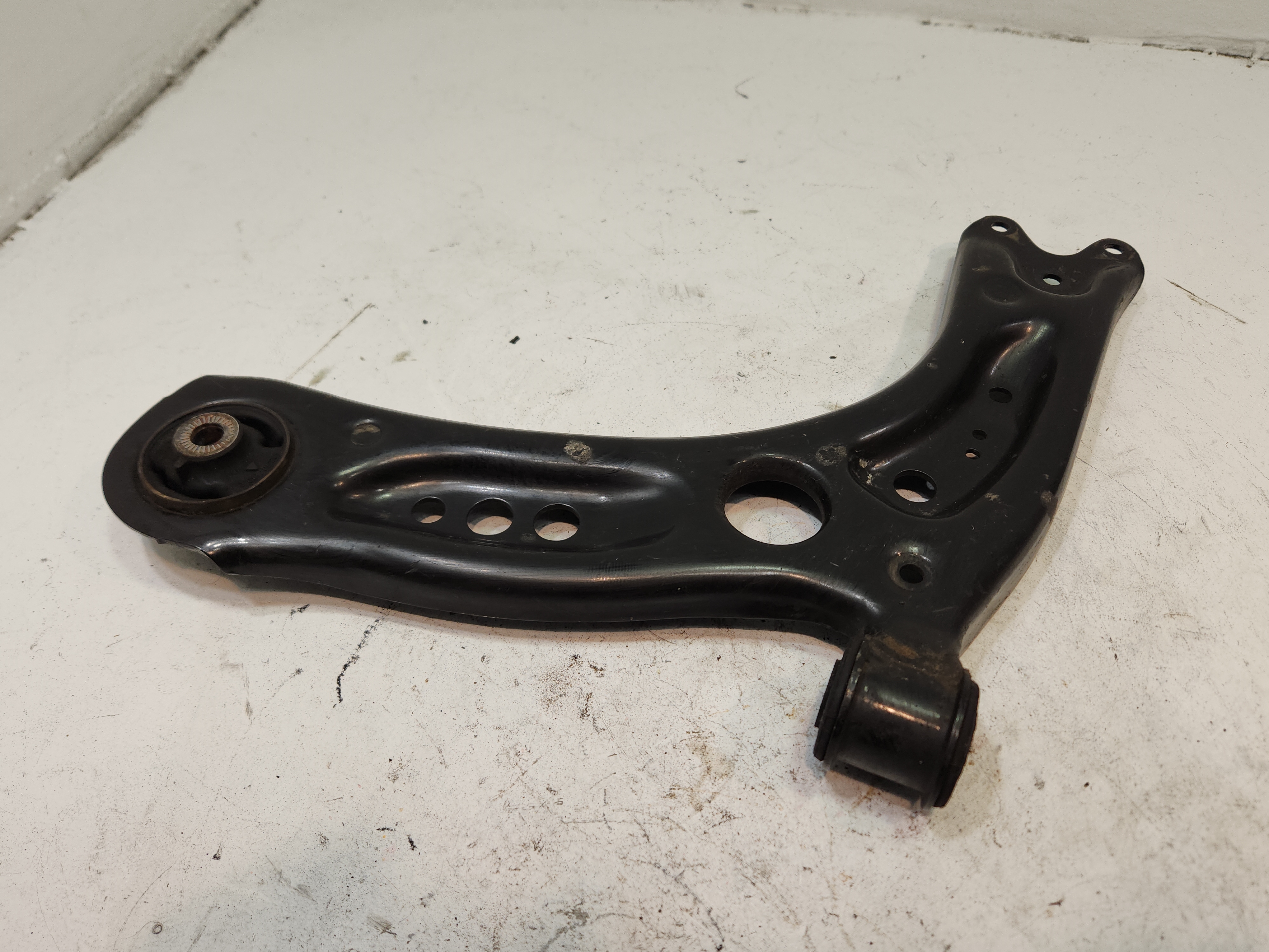 2019-2024 VOLKSWAGEN JETTA S FWD FRONT LEFT DRIVER SIDE LOWER CONTROL ARM OEM