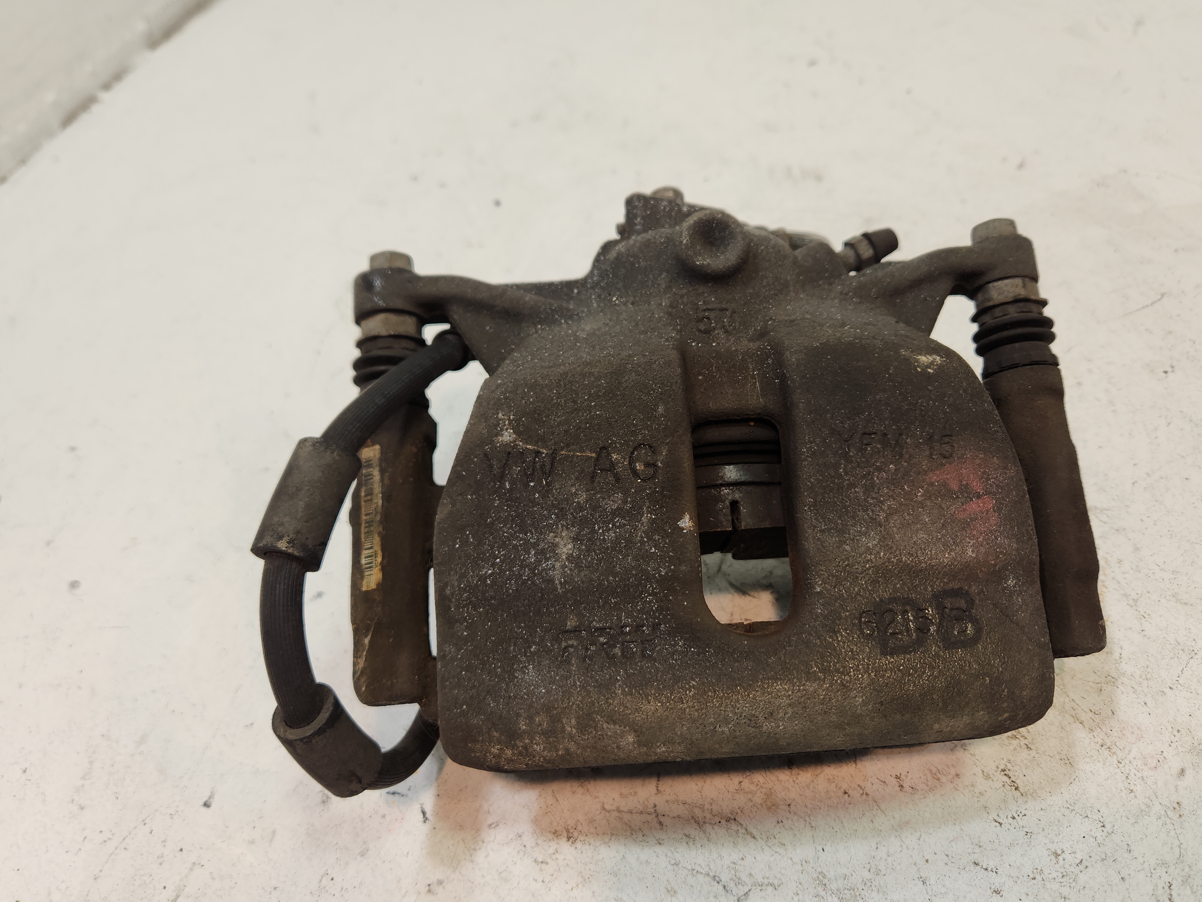 2019 - 2021 VOLKSWAGEN JETTA FRONT LEFT DRIVER SIDE BRAKE CALIPER OEM