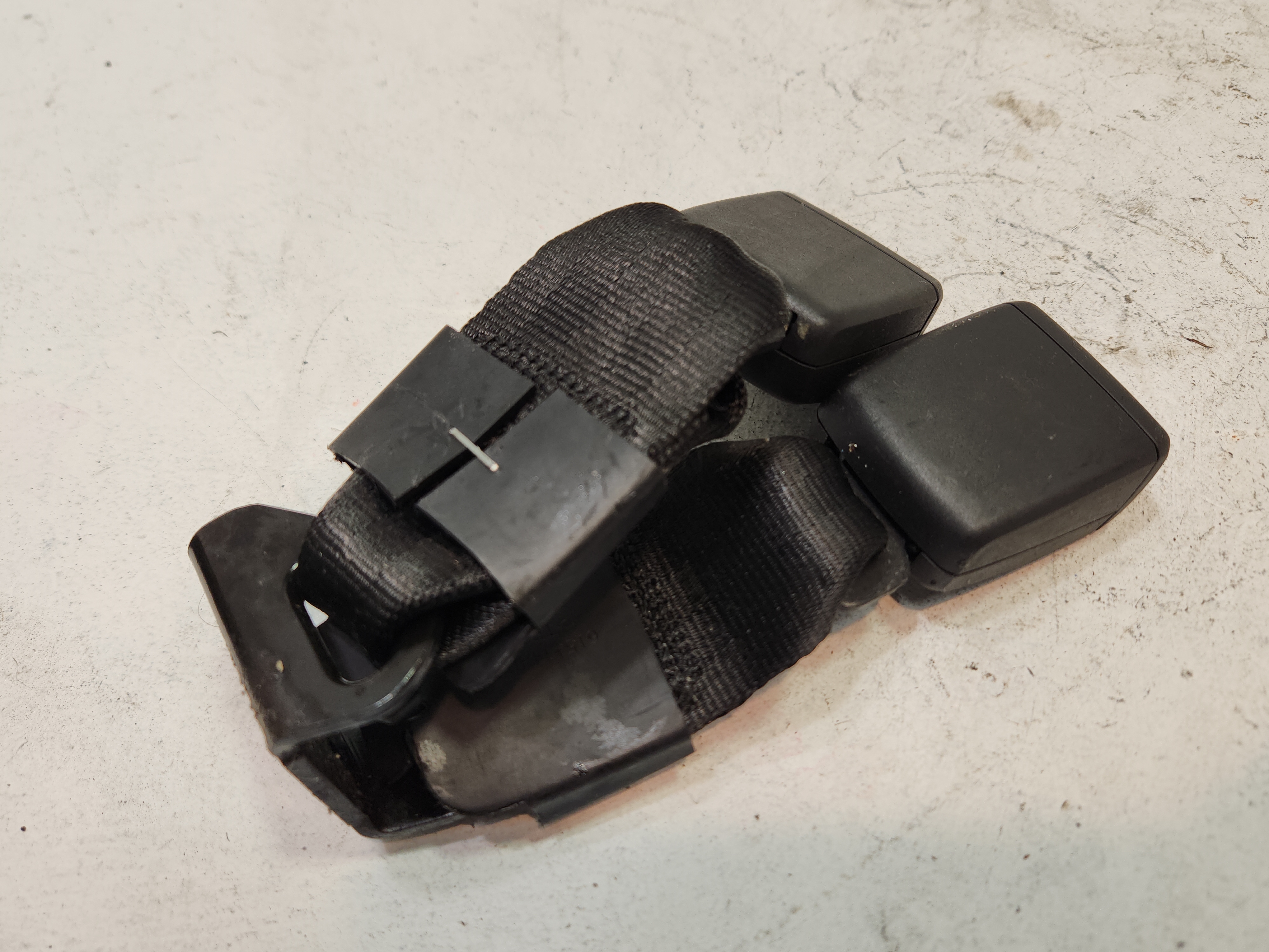 2019 - 2025 VOLKSWAGEN JETTA REAR LEFT DRIVER & CENTER SIDE SEAT BELT BUCKLE OEM