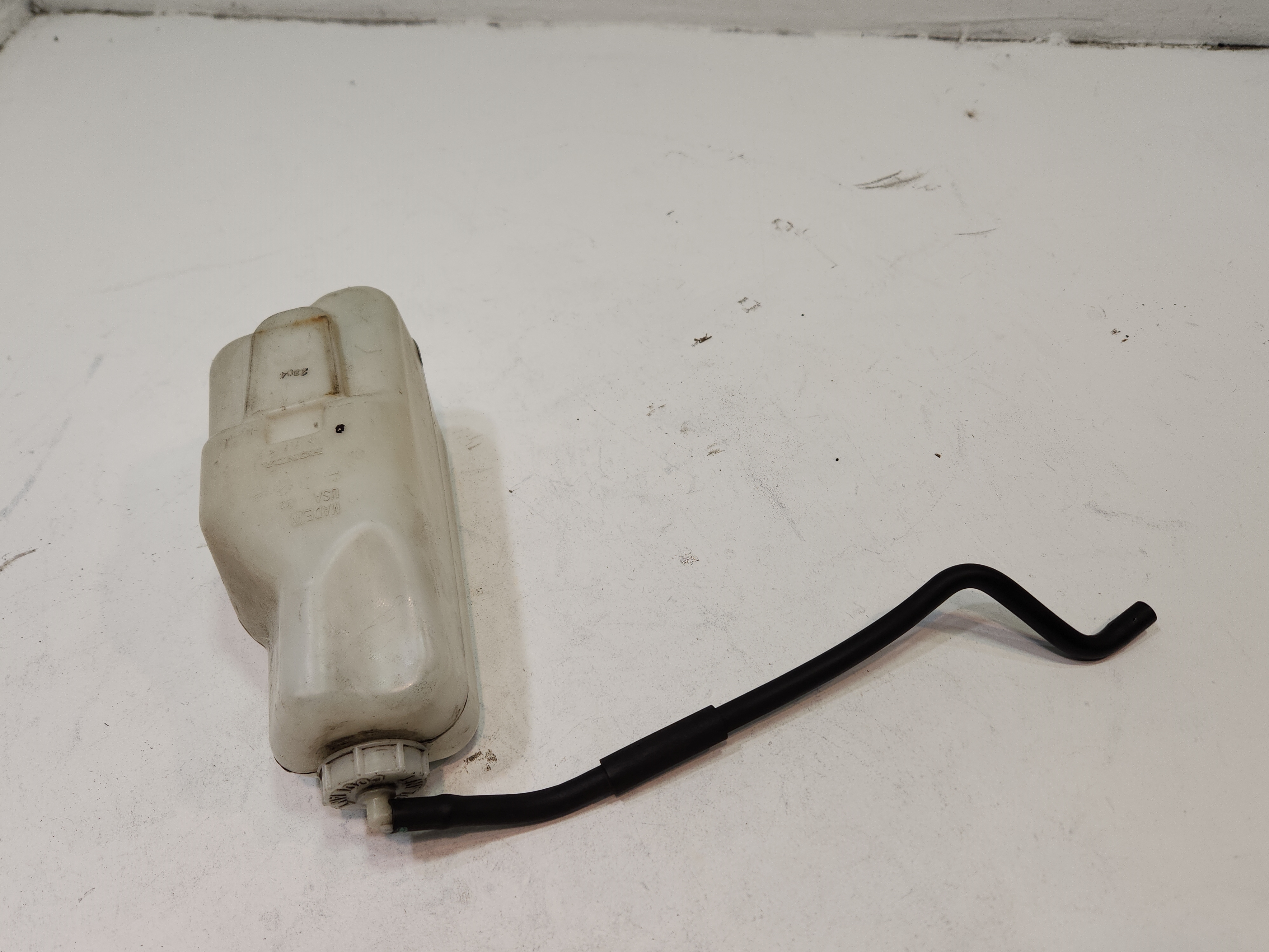 2014-2016 ACURA MDX 3.5L RADIATOR COOLANT EXPANSION RESERVOIR TANK W/ HOSE OEM