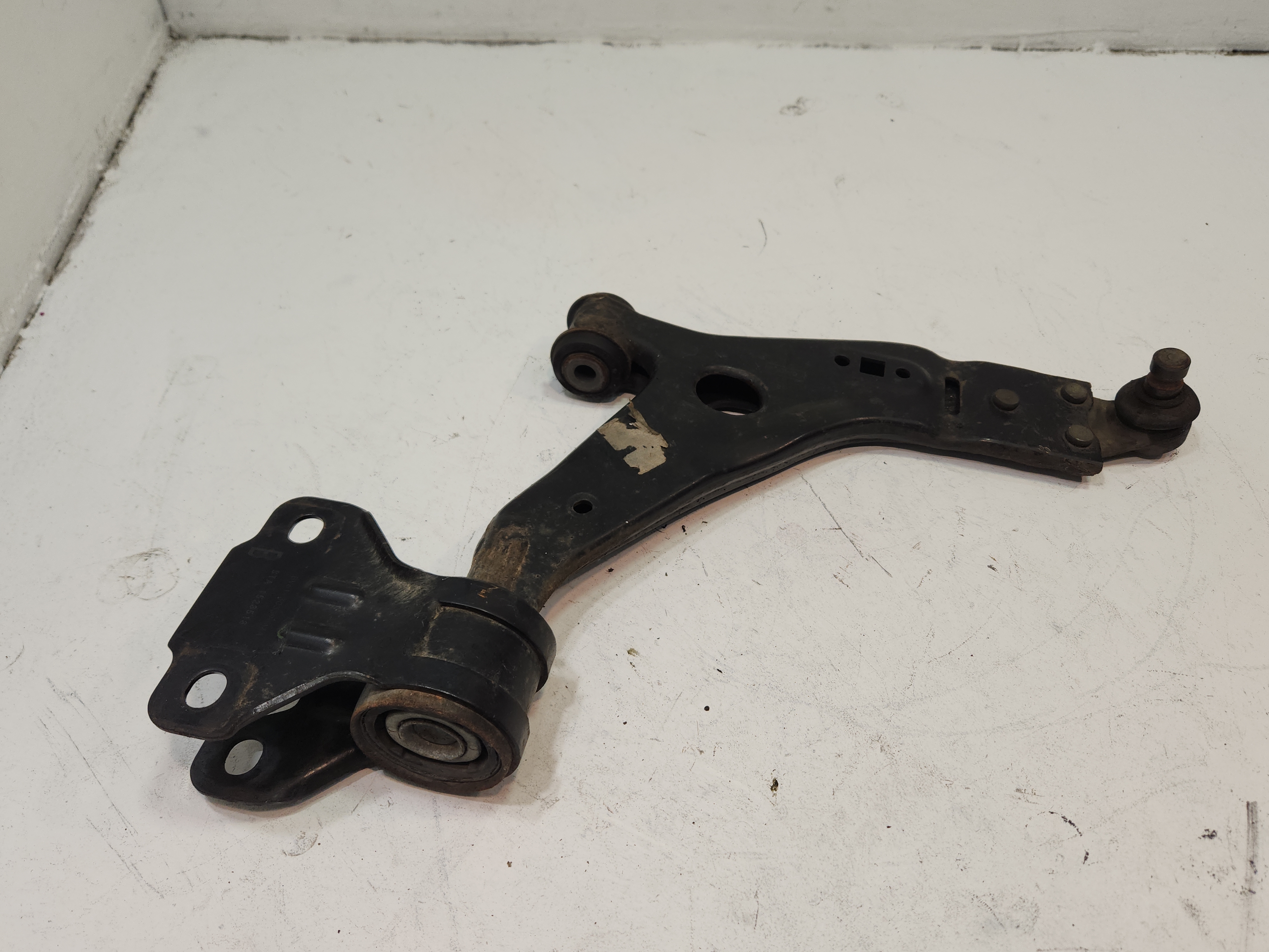 2013-2018 FORD FOCUS FRONT RIGHT PASSENGER SIDE LOWER CONTROL ARM OEM